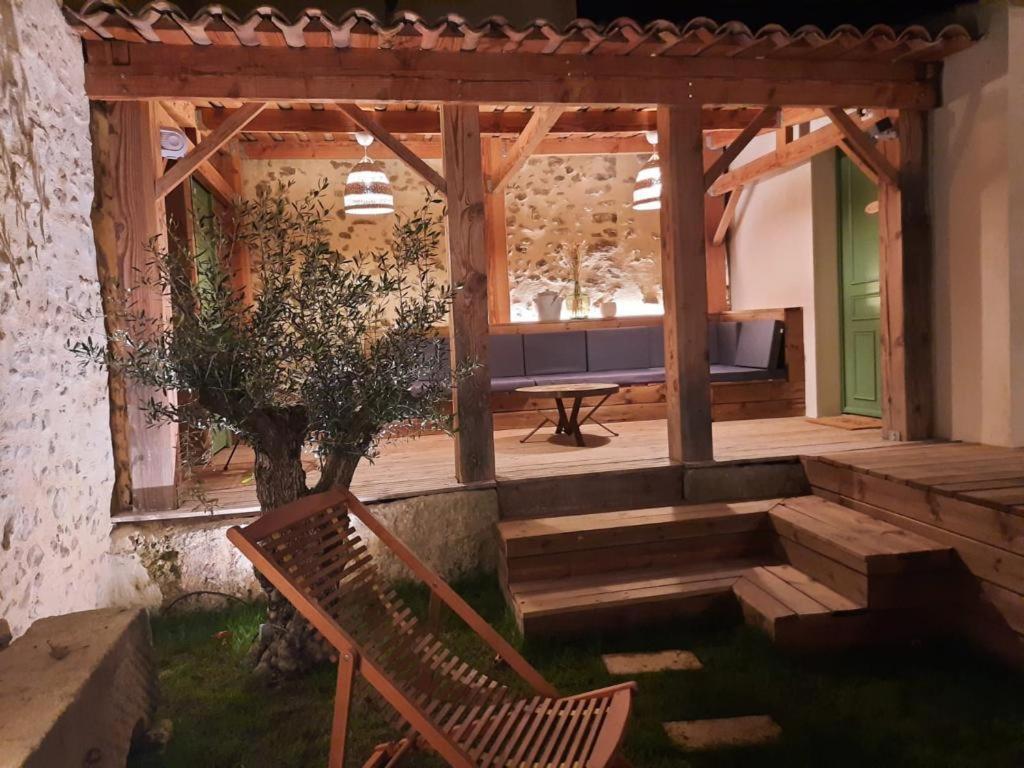 Drome Provencale Maison Familiale Calme Dans Village Valréas Exteriér fotografie