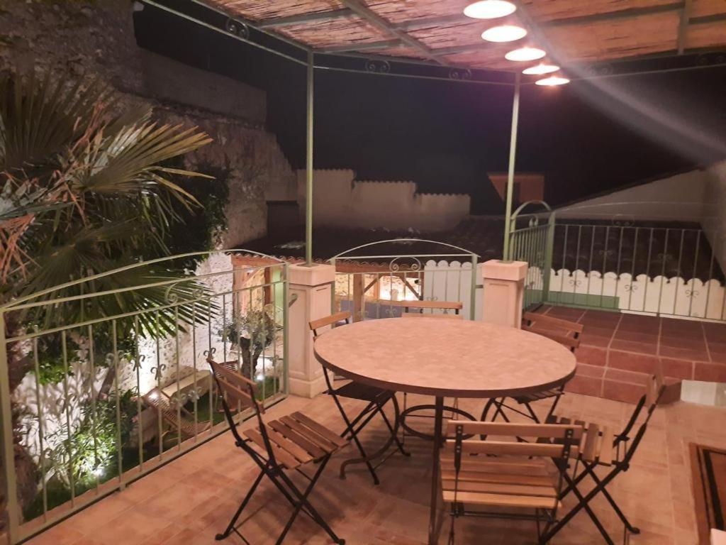 Drome Provencale Maison Familiale Calme Dans Village Valréas Exteriér fotografie